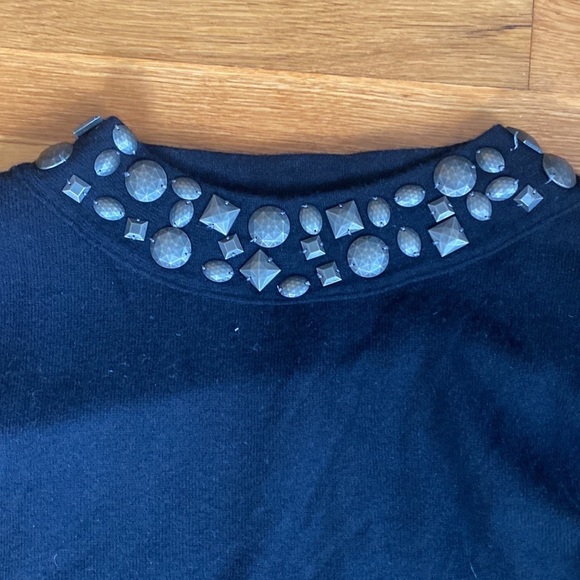 Qi Women’s Embellished Black Cashmere Sweater Size M - Picture 2 of 6